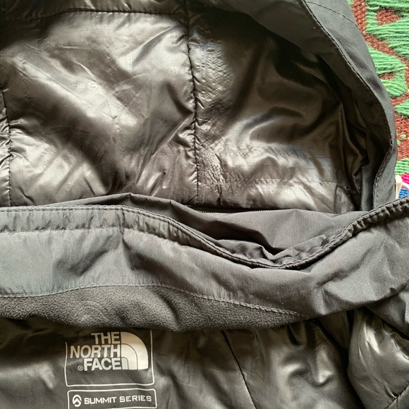 The North Face Summit Series HyVent Alpha Jacket - Picture 4 of 4